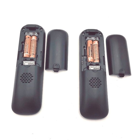 Panasonic KX-TGC222 Expandable Digital Cordless Answering System with 2 Handsets - Picture 4 of 14